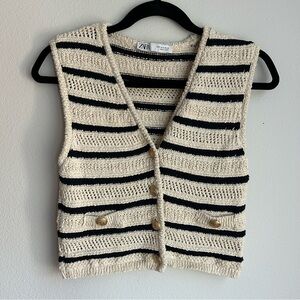 Zara Women's Striped Sweater Vest in Black and Cream